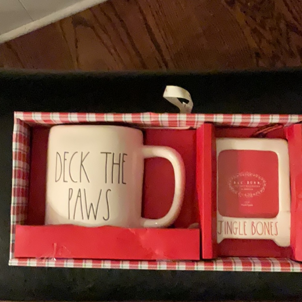 Rae Dunn coffee mug set